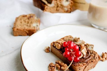 Vegan banana bread s tematickým latte