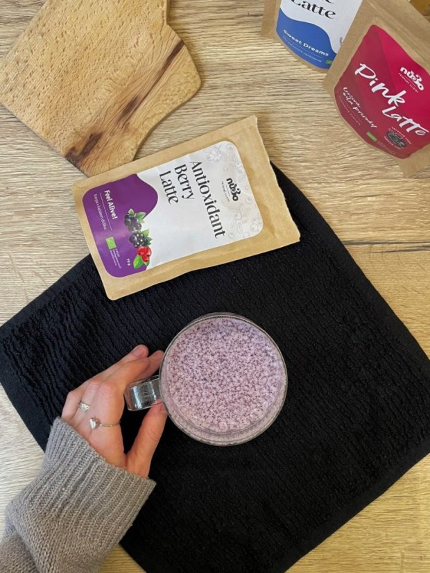 Antioxidant Berry Latte