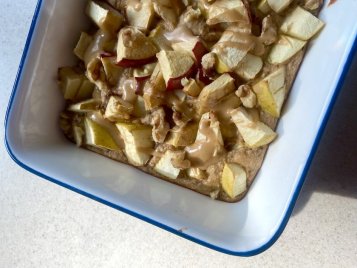 Recept: Pečená ovsená kaša ako skvelé jesenné raňajky